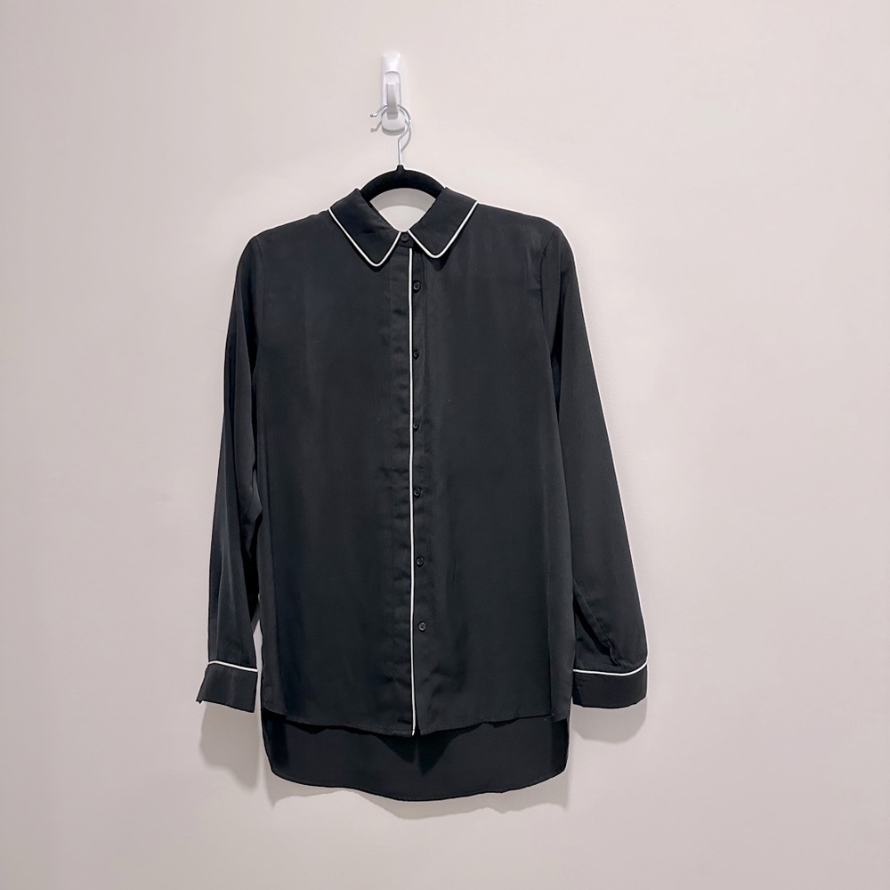 Joe Fresh, Black blouse with white piping, size M, good condition